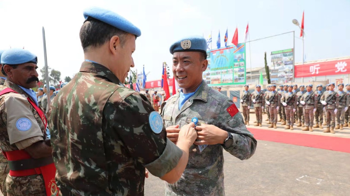 中国218名维和官兵获和平勋章